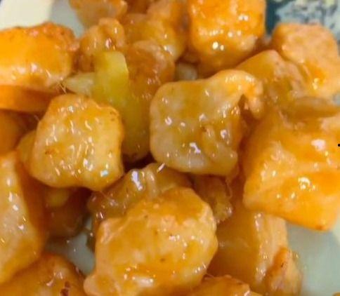 拔丝菠萝的做法视频,甜蜜丝滑，家庭必备甜品制作教程